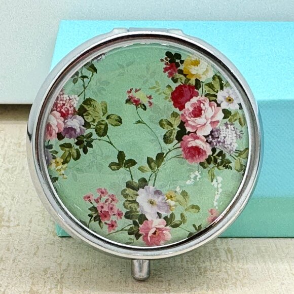Flower Daily Round Pill Box Organizer Vitamin Containers On-The-Go Traveling - Picture 1 of 5